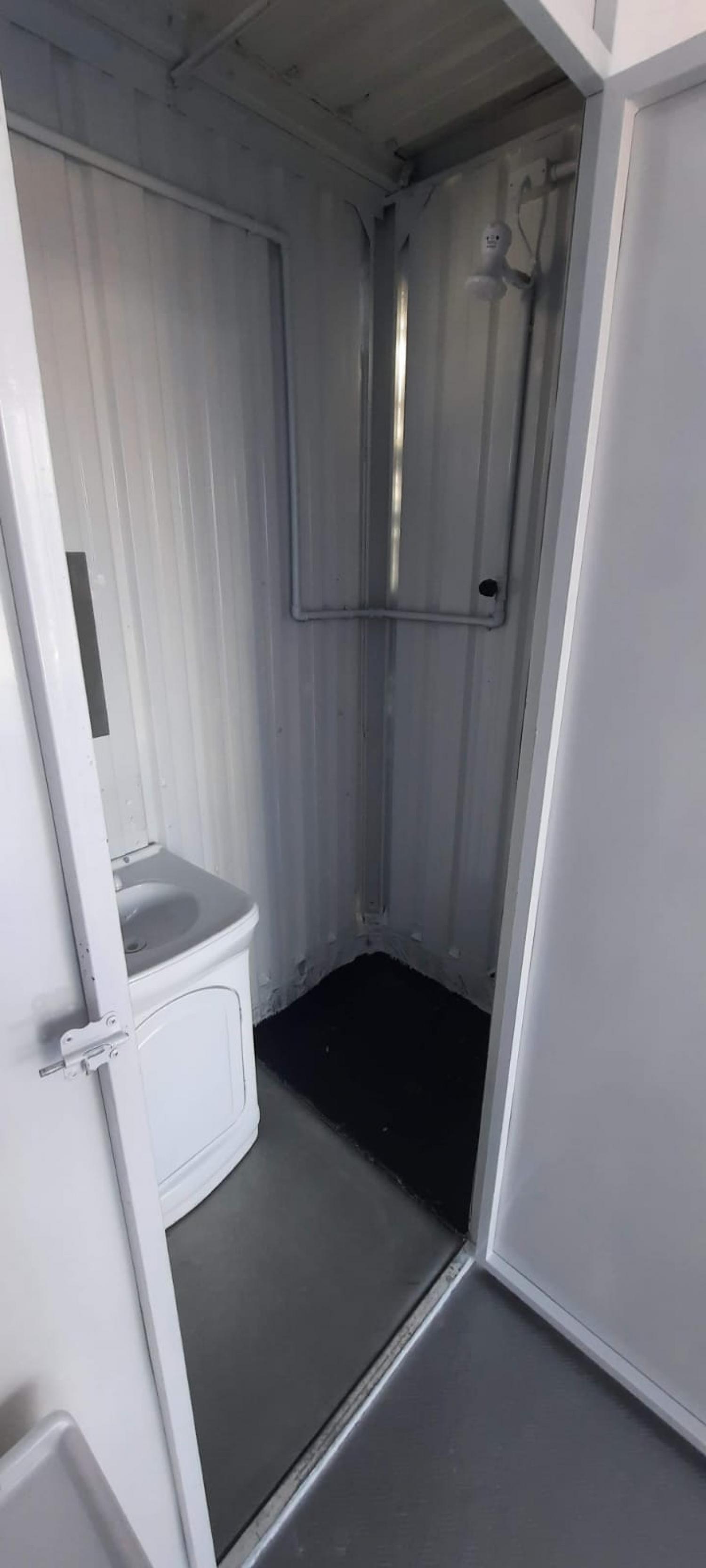 container-forrado-pvc-branco-com-e-sem-banheiro-interno
