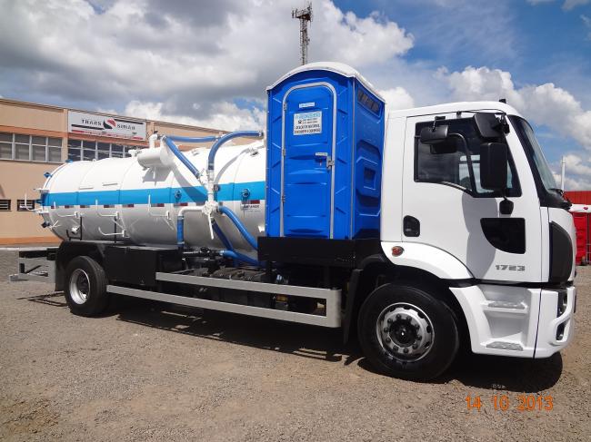 3-FORD CARGO 1723