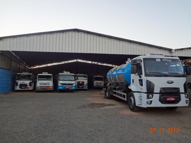3-FORD CARGO 1723