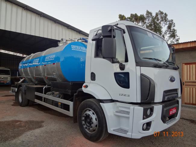 3-FORD CARGO 1723