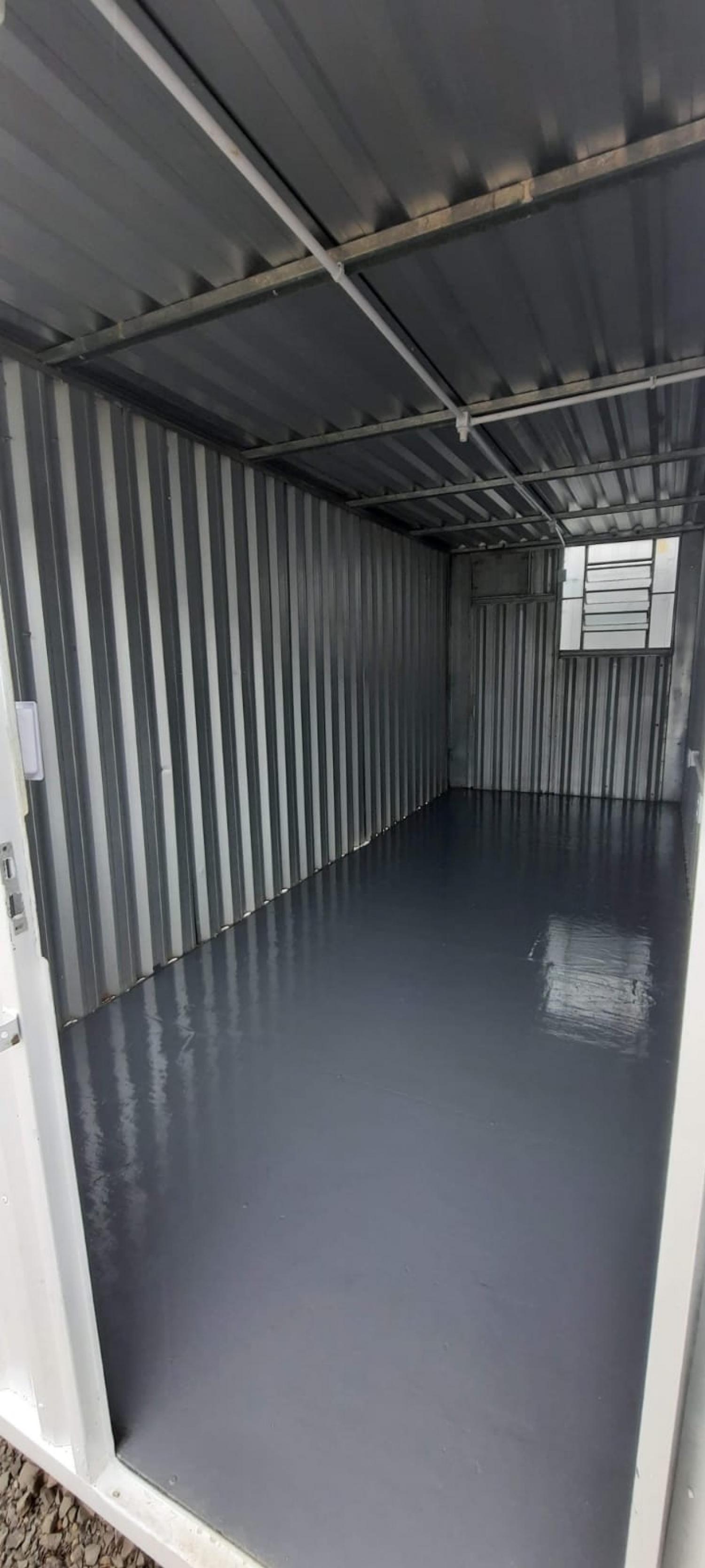 container-vao-livre-sem-forracao-ou-almoxafirado